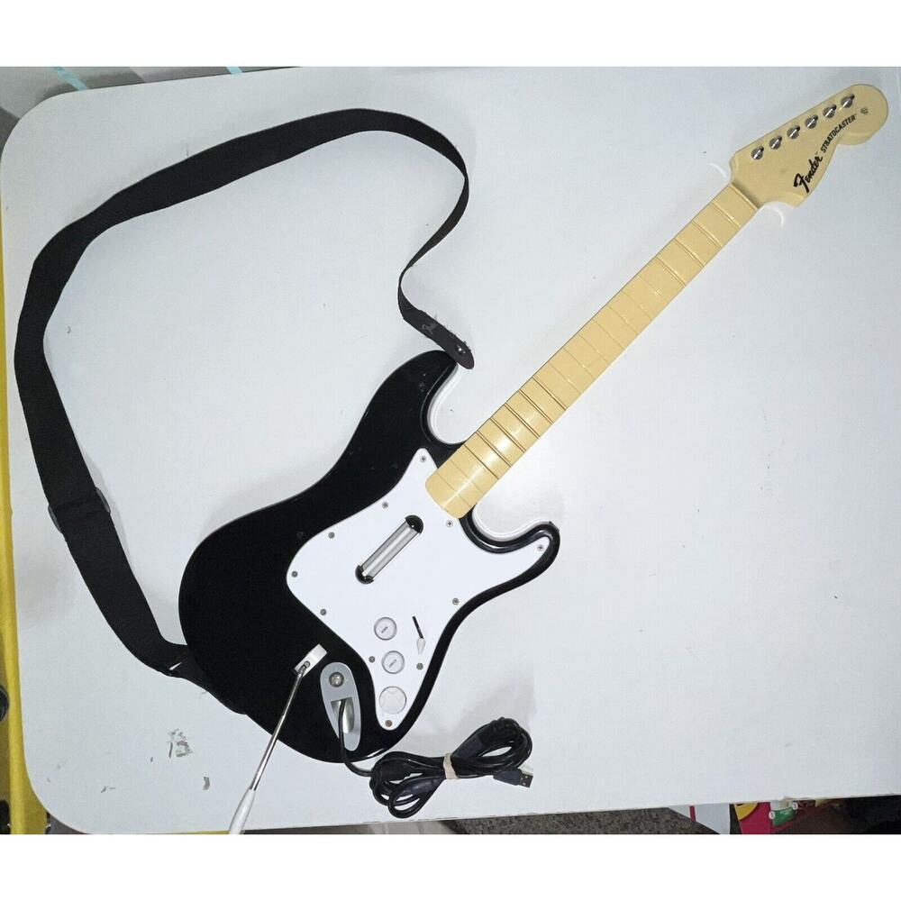 Xbox 360 Rock Band Fender Strat Guitar Hero Wired Controller Harmonix 822152